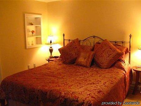 Four Creeks Bed & Breakfast Girard Rom bilde