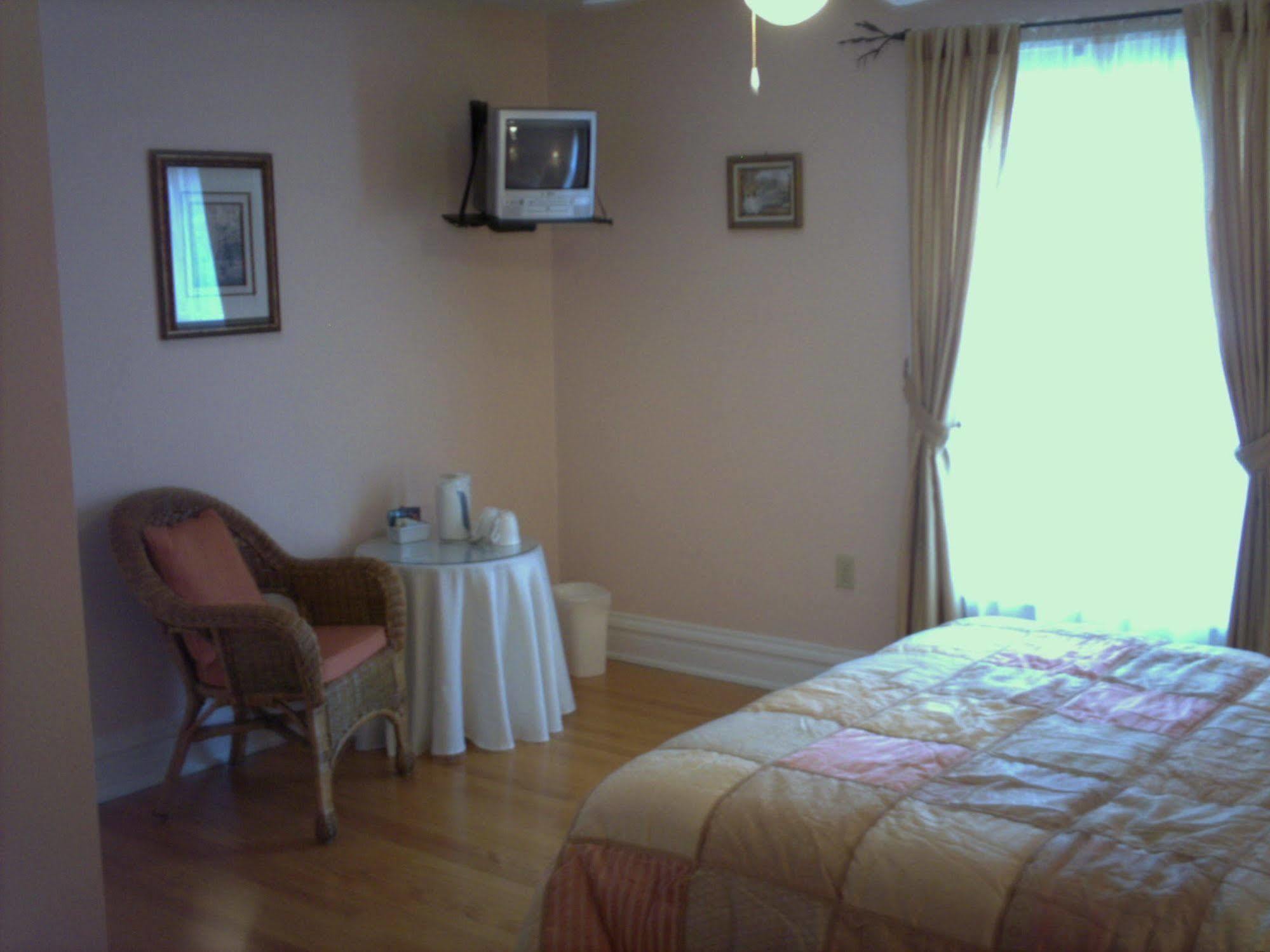 Four Creeks Bed & Breakfast Girard Eksteriør bilde