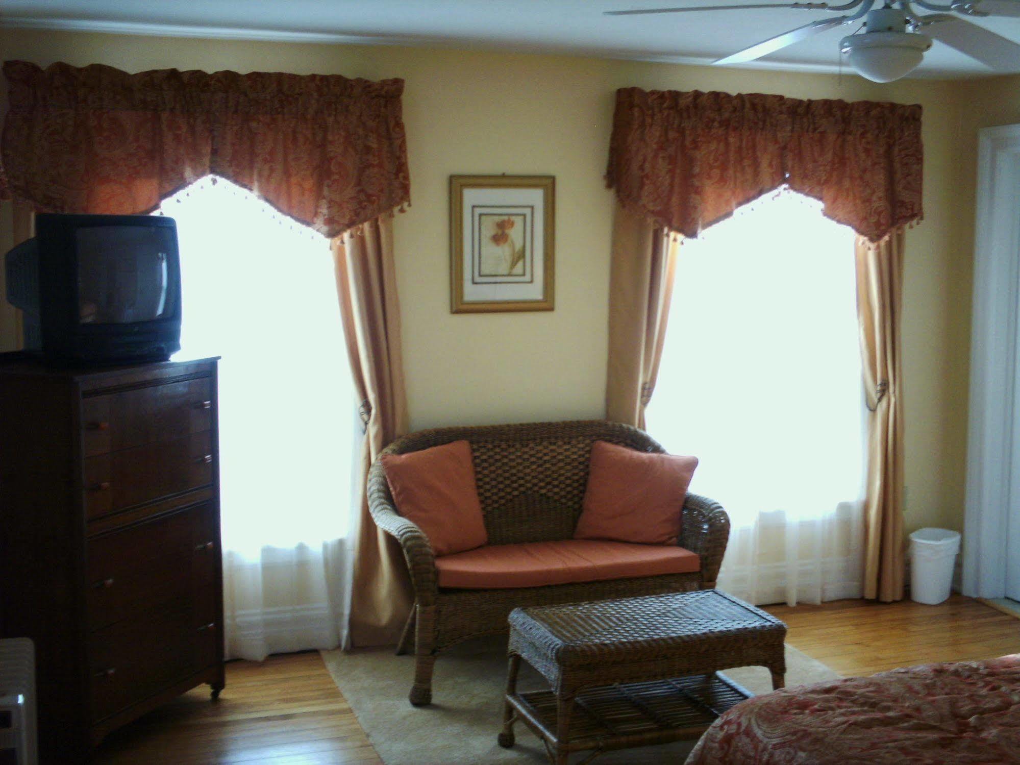 Four Creeks Bed & Breakfast Girard Rom bilde